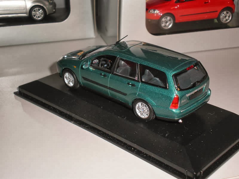 k041_ford_focus_back