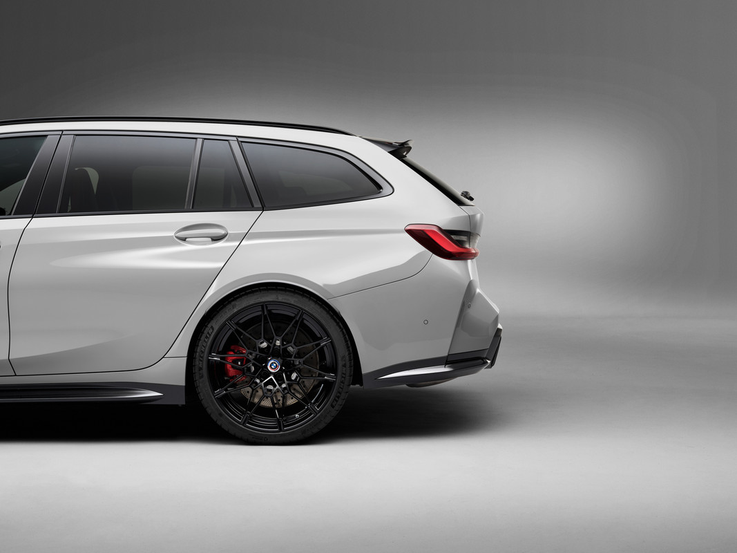 P90468270_highRes_the-first-ever-bmw-m