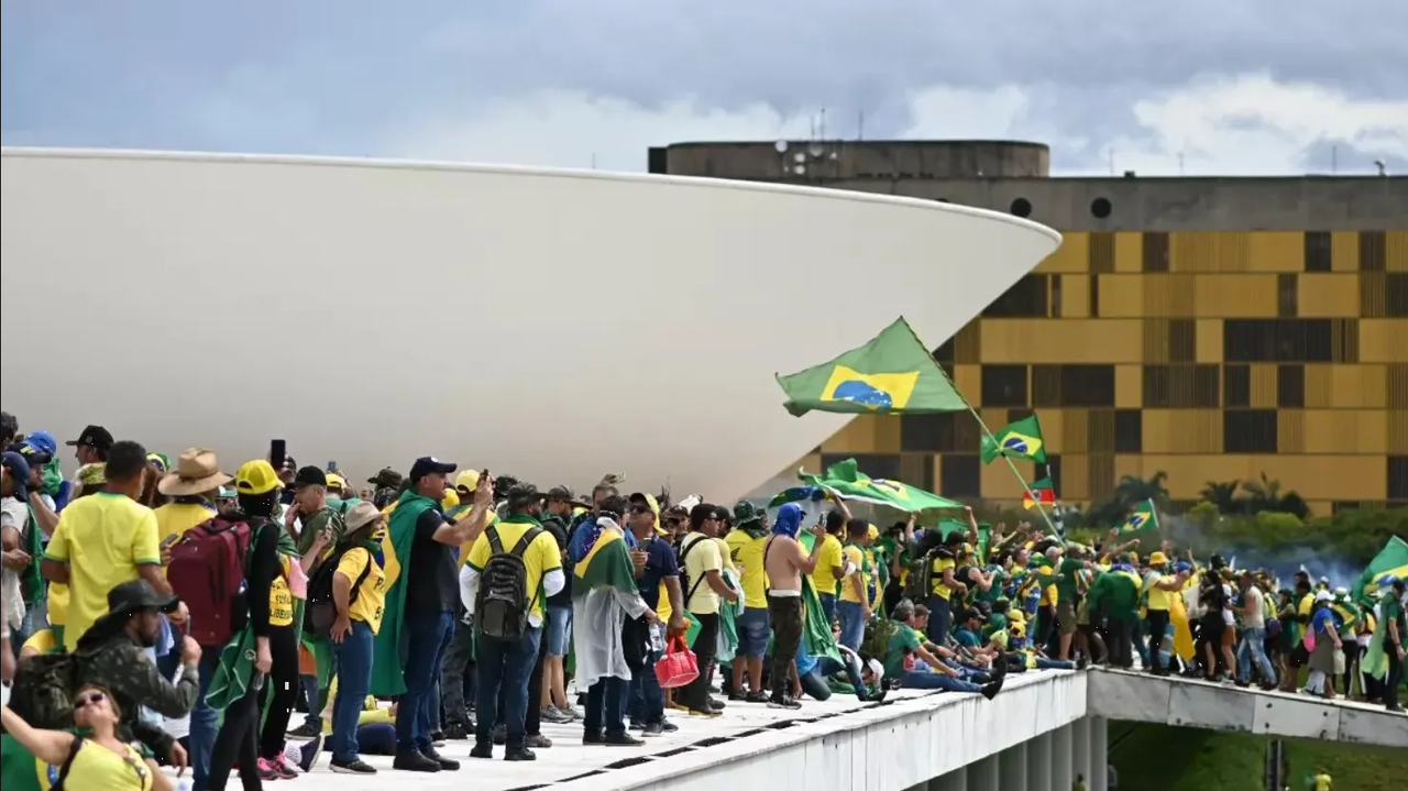 Lula da Silva ordena la intervención federal tras asalto al Congreso