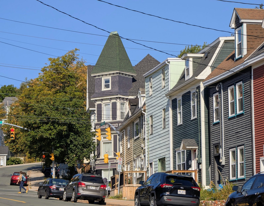 PXL_20251004_130357058.MP~2