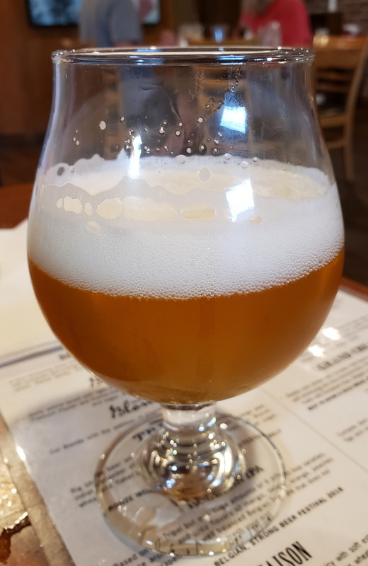 Pinetop Brewing Chardonnay Blonde Ale Half-Pour