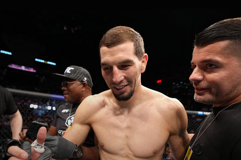 Абус Магомедов срещу Уорли Алвеш на UFC Vegas 92