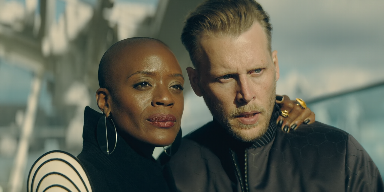 The.Peripheral.S01E03.Haptic.Drift.1080p.10bit.AMZN.WEB-DL.DDP5.1.HEVC-Vyndros.mkv_snapshot_00.39.48