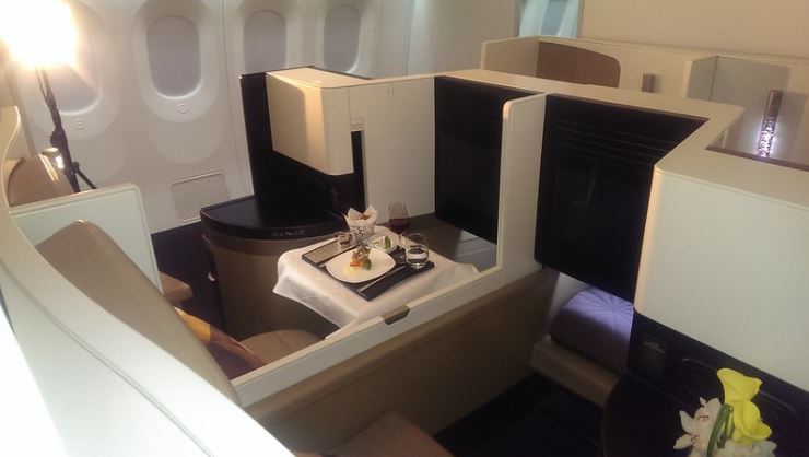 Ilustrasi tempat duduk kelas bisnis