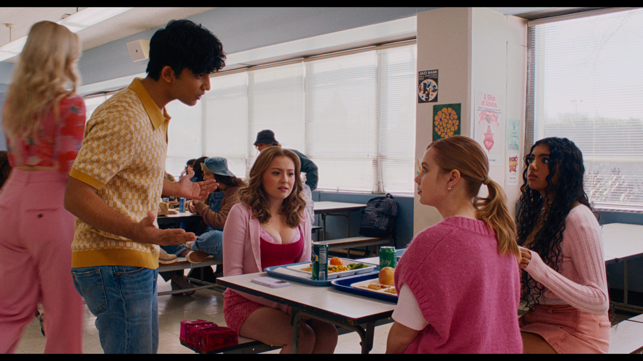 mpv-shot_Mean.Girls.2024.2160p.UHD.BDREMUX.HDR.DV.HEVC-Нечипорук_00_20_28_0007