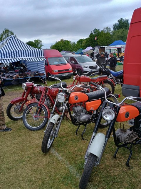 f5ab9c3a-f99c-4772-93ba-92987e9bc356