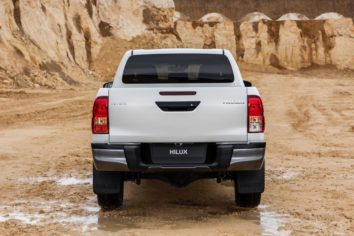 Toyota Hilux 2019 Special Edition (20)