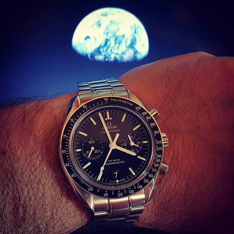 Omega Speedmaster Moonwatch Co-Axial Chronograph 44.25 mm Cal. 9300 (2)