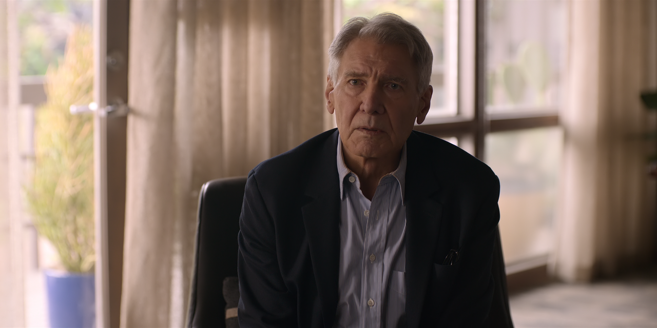 Shrinking.S01E01.Coin.Flip.2160p.10bit.ATVP.WEB-DL.DDP5.1.HEVC-Vyndros.mkv_snapshot_26.01_[2023.03.2