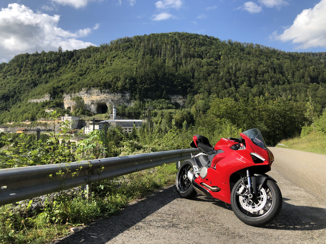 FE0C2EB1-11FB-4D7B-8A93-1720AC0E12FE