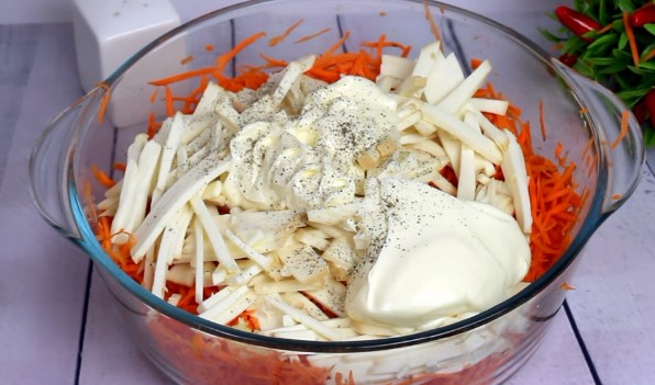 добавляем сыр майонез