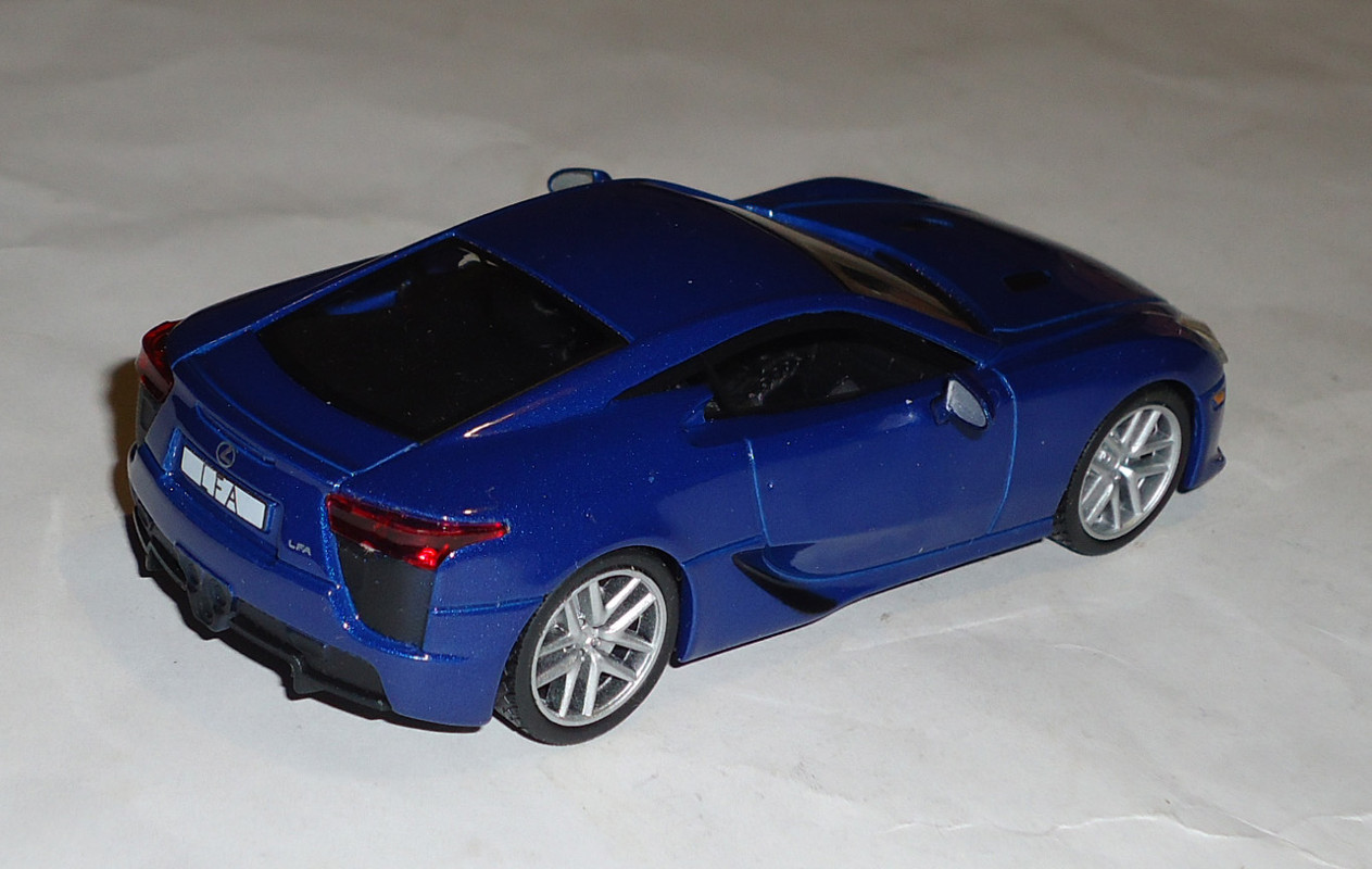 Lexus-LFA1