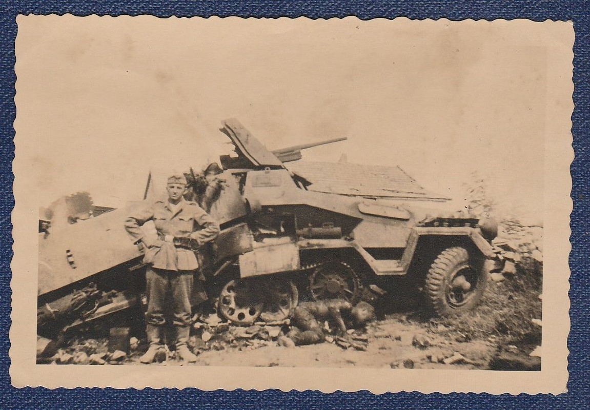 Foto 2 WK Panzer zerstört wahrscheinlich Belgien