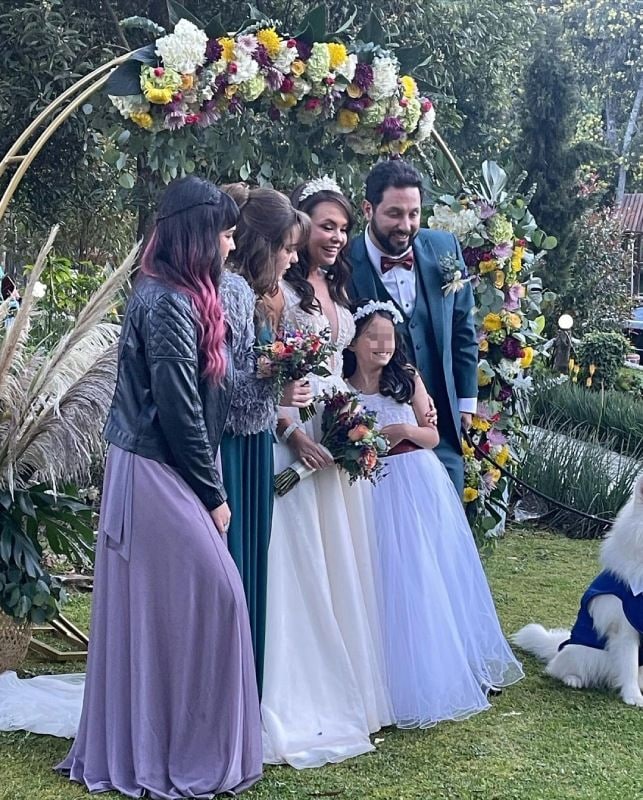 https://i.postimg.cc/h4xpbt9T/149cd27f3b73-tatasolarte-1-ig-z.jpg