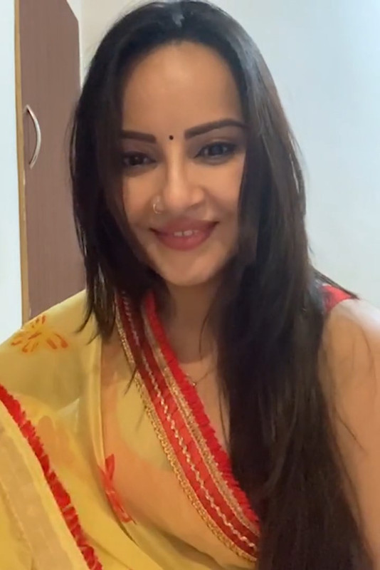 Geetanjali Mishra Sexy Cleavage and armpit though in Orange sleevless saree.mp4_snapshot_00.00.968