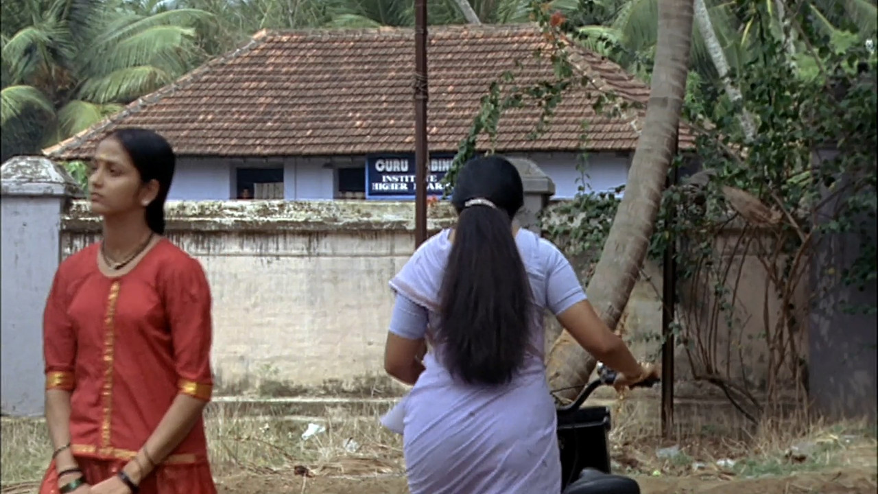 [Image: Kavya-Madhavan-Jiggling-Big-Ass-mp4-snap...05-737.jpg]