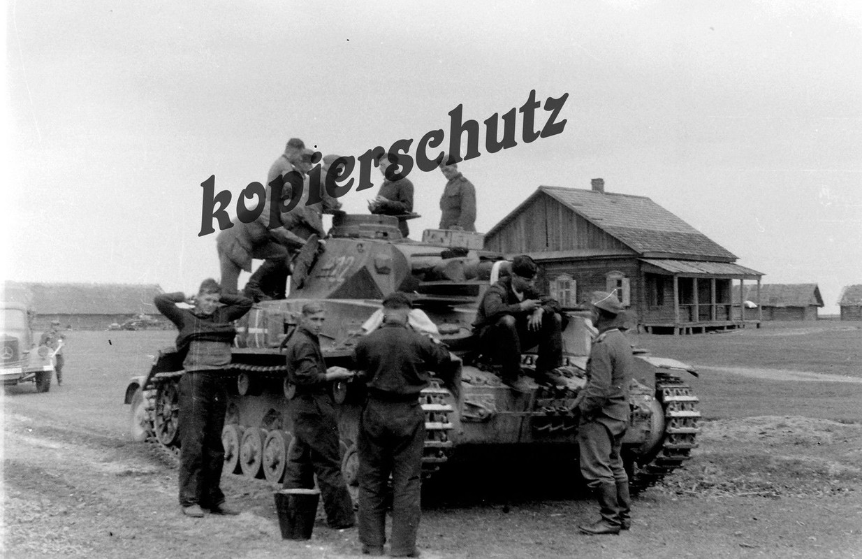 Rußland Briansk Panzer Turmzahl Russisches Dorf 