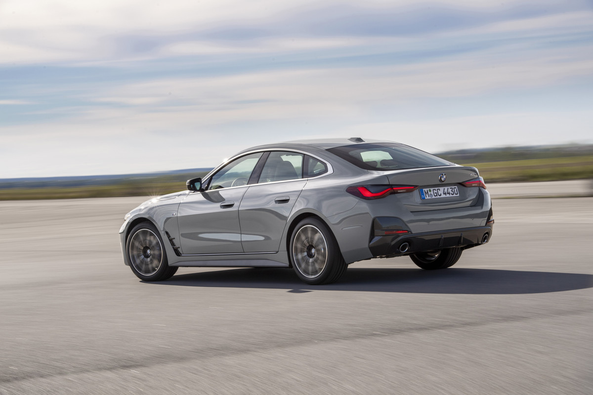 P90424590_highRes_the-all-new-bmw-430i