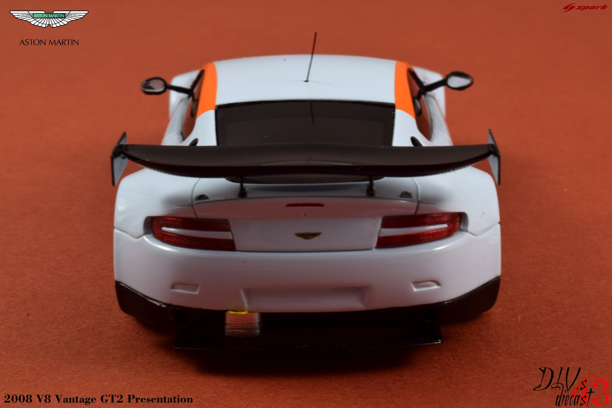 Aston Martin_V8_Vantage_Presentation_Spark (4)