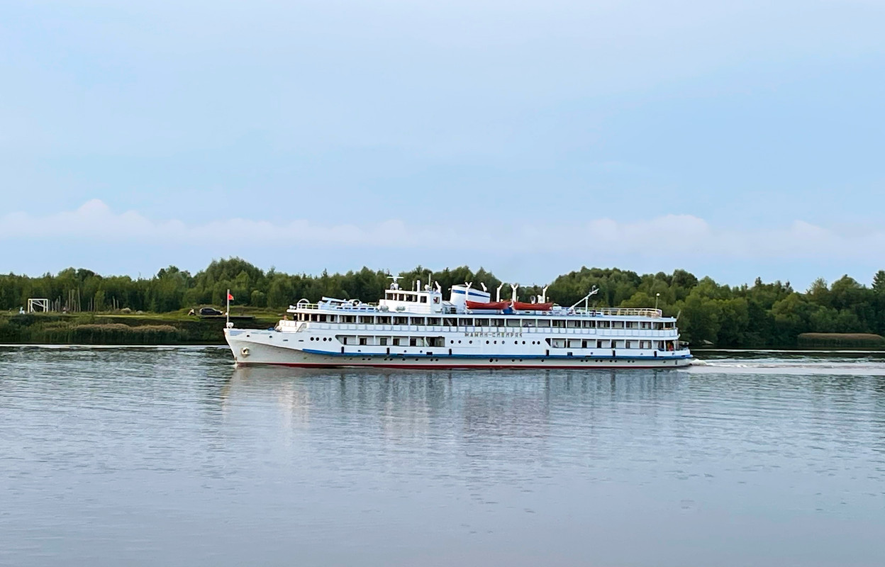 теплоход Мамин-Сибиряк