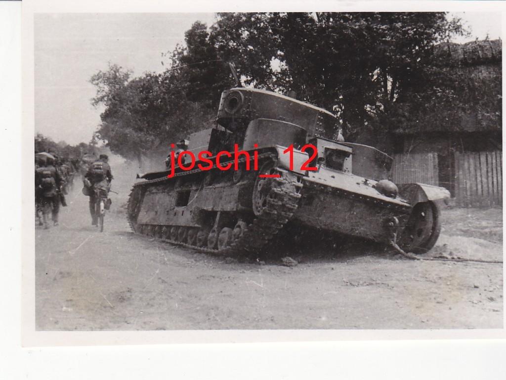 Broken T-28_154a10