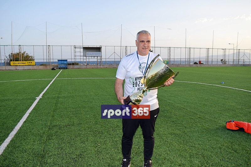 , &Tau;&omicron; &phi;&omega;&tau;&omicron;&rho;&epsilon;&pi;&omicron;&rho;&tau;ά&zeta; &tau;&omicron;&upsilon; &tau;&epsilon;&lambda;&iota;&kappa;&omicron;ύ &Epsilon;&rho;ά&nu;&eta;-&Pi;&alpha;&nu;&theta;&omicron;&upsilon;&rho;&iota;&alpha;&kappa;ό&sigmaf; (&phi;&omega;&tau;&omicron;)