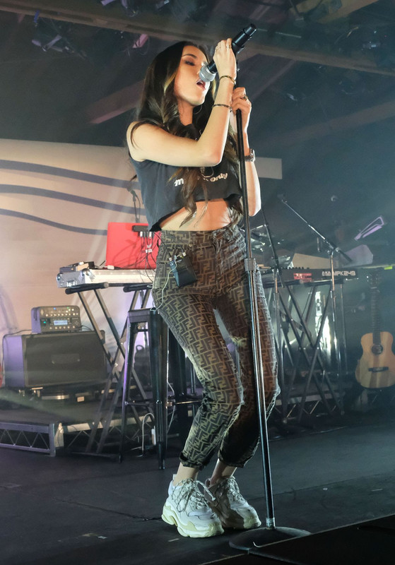 madison-beer-perfoms-at-pandora-presents-pop-coast-hits-in-los-a