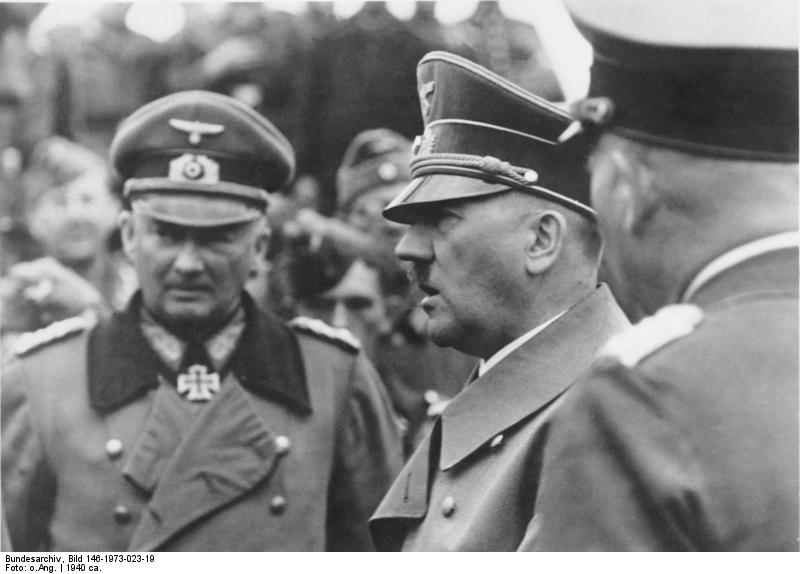 General Günther von Kluge, izquierda, Adolf Hitler, en Francia hacia 1940