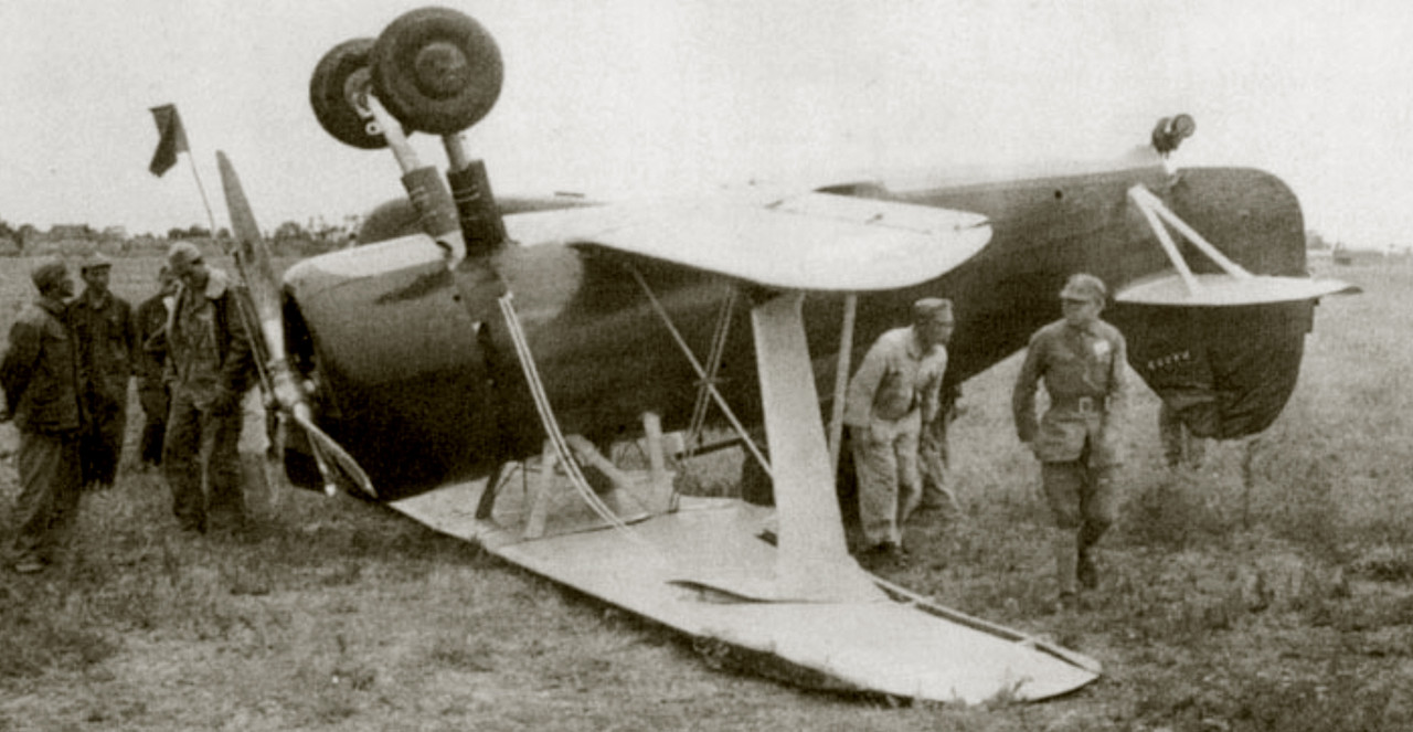 CAF-Polikarpov-I-153-Chinese-version-Zhong-28B-3-blades-propeller-July-1939-China-01