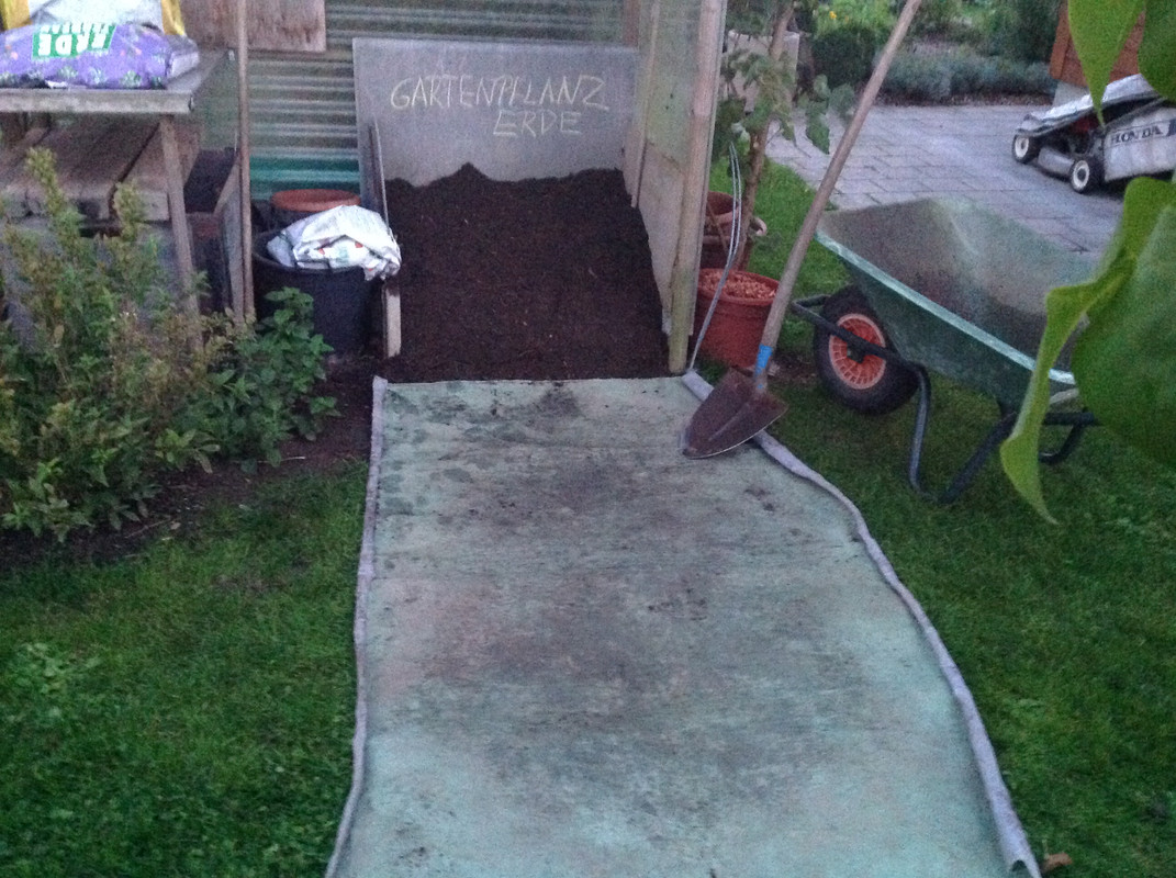 Pflanzerde für den Garten   4. Okt. 2015 (4)