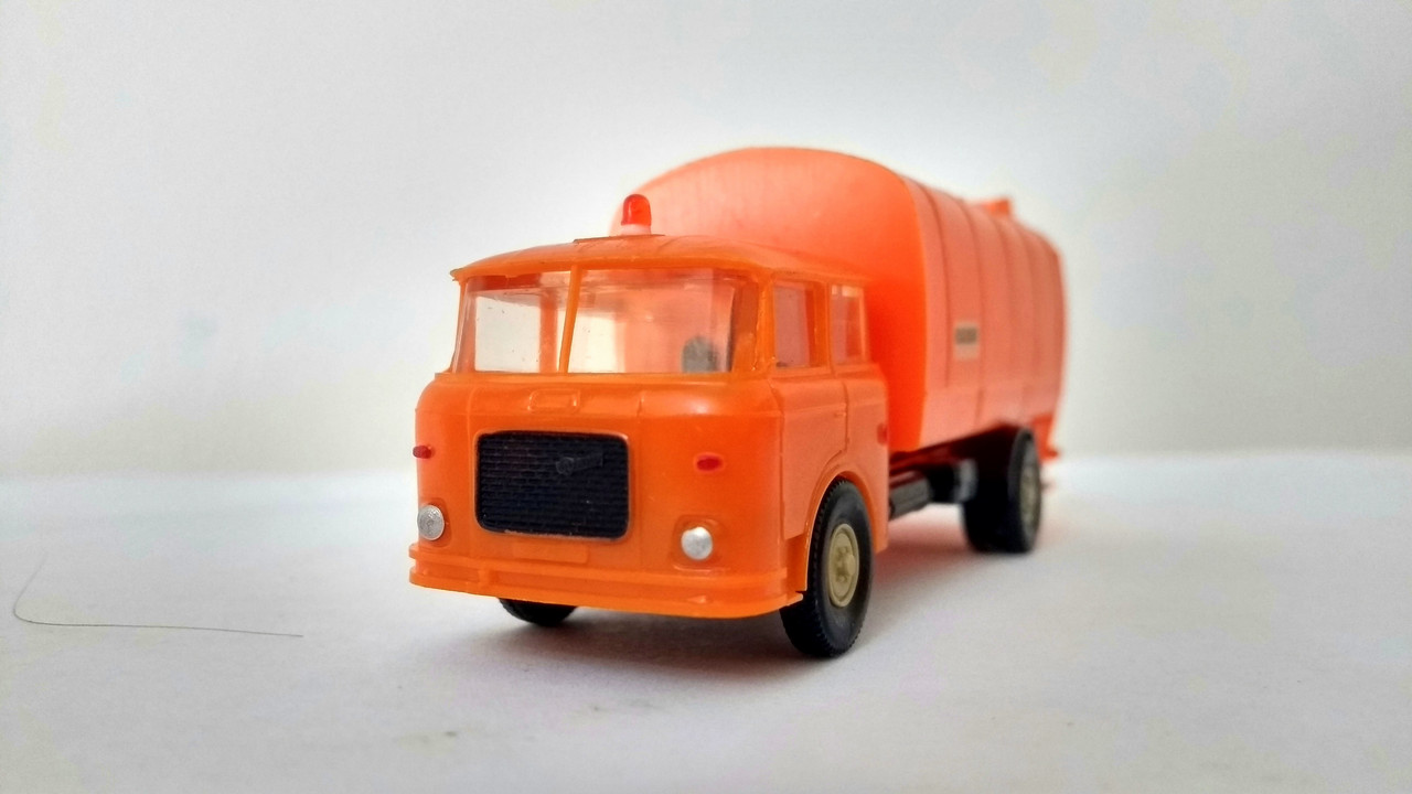 Mach (736)