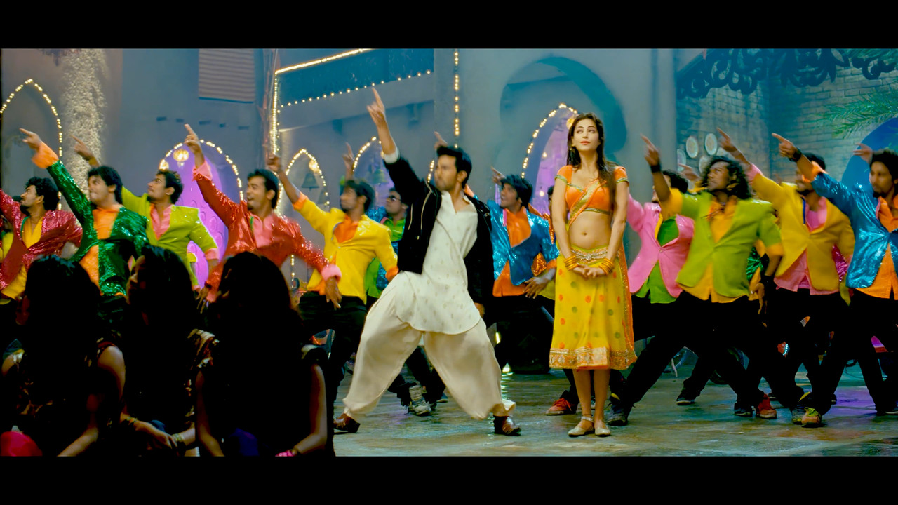 Shruti Haasan From Yevadu Hot Song 4K.mp4_snapshot_03.36.985