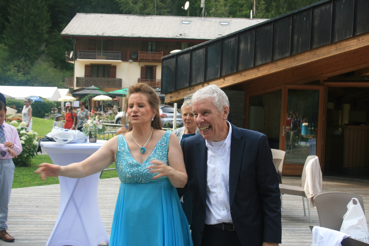 5DF0FB51-9FA3-448B-A3B0-6A217674AD56