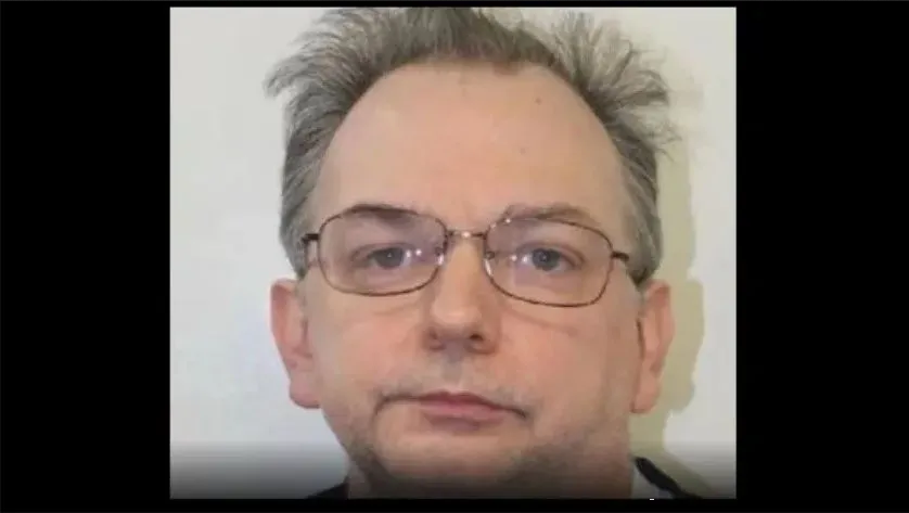 Detienen al gerente de hotel por lamer los pies de un huésped mientras dormía