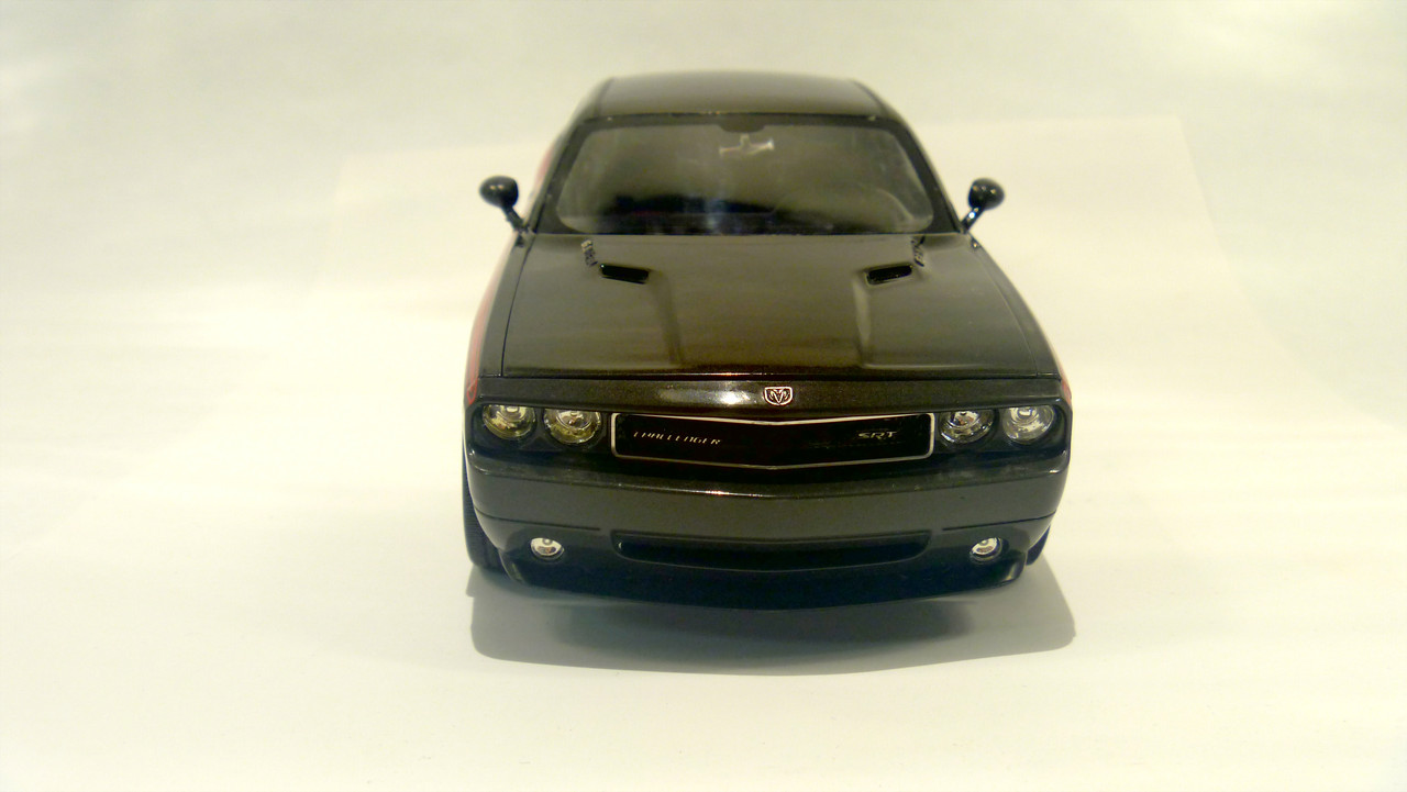 Revell 2009 Dodge Challenger P1040761