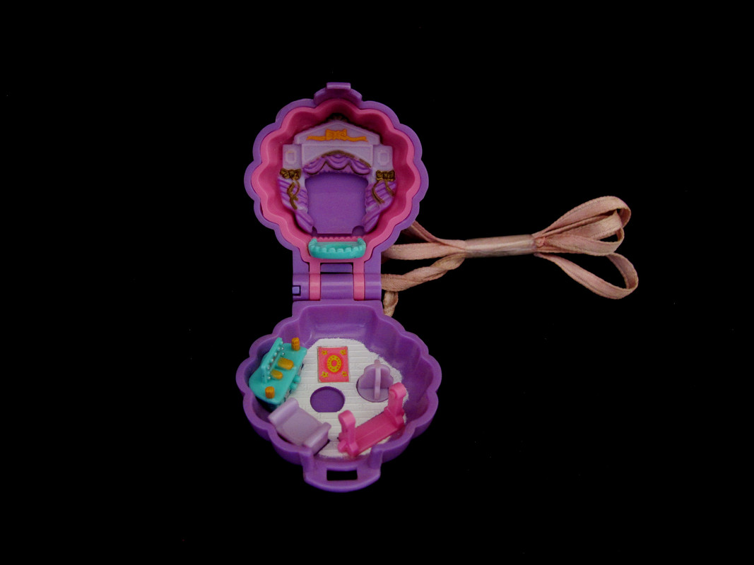 1995 Showtime Locket Polly Pocket (2)