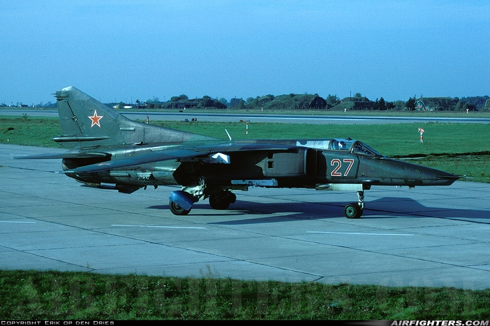 296 APIB MiG-27D 27 Red_61912555165_27.05.91
