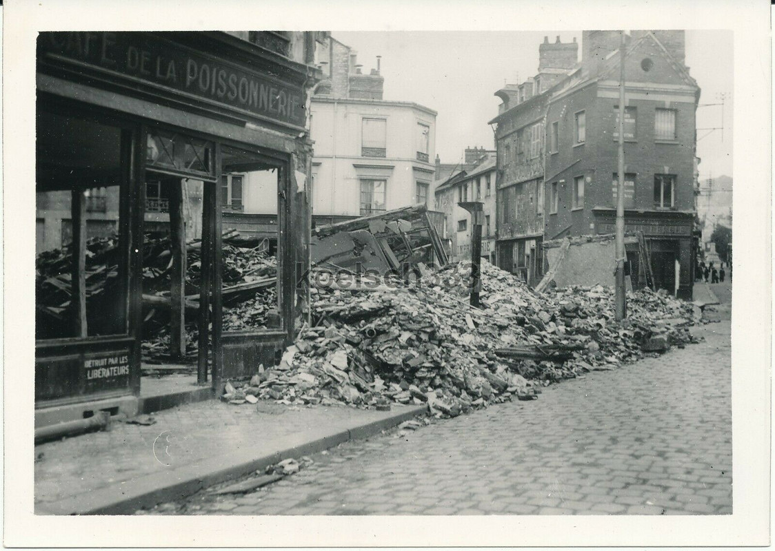 Foto Ruinen in der schwer zerstörten Stadt Rouen in Frankreich 1940e