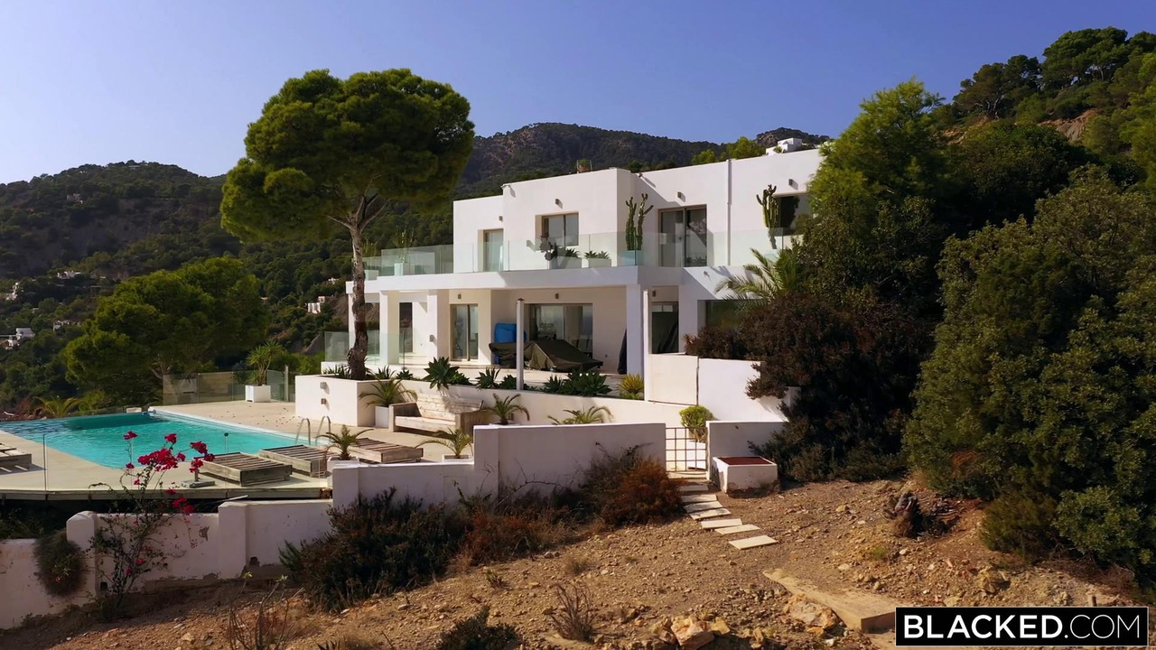 vlcsnap-2023-08-04-19h01m57s254