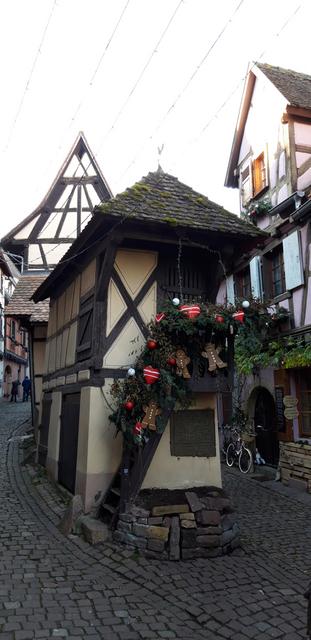 ALSACIA EN NAVIDAD Y MONTREUX CON PAPÁ NOEL - Blogs de Europa Central - 3 Dic: Eguisheim y Turckheim (3)