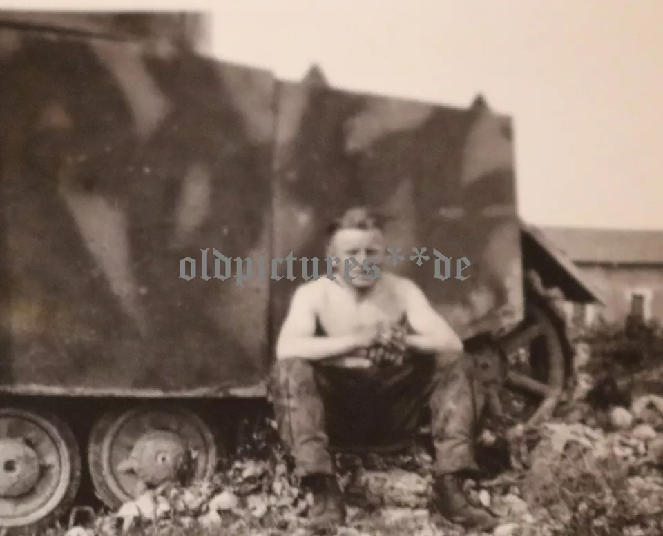 sechs tolle alte Fotos - Panzertruppe mit Panzer IV Ausf. H - Zimmerit - Seitenk (2)