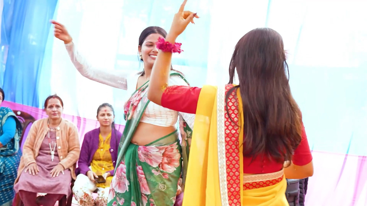 Beautiful sexy nepali girl hot navel in green saree mp4 snapshot 00 06 462