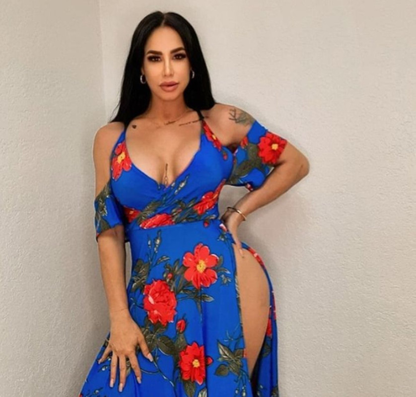 Lis Vega inicia el 2022 derrochando sensualidad desde las playas de Miami