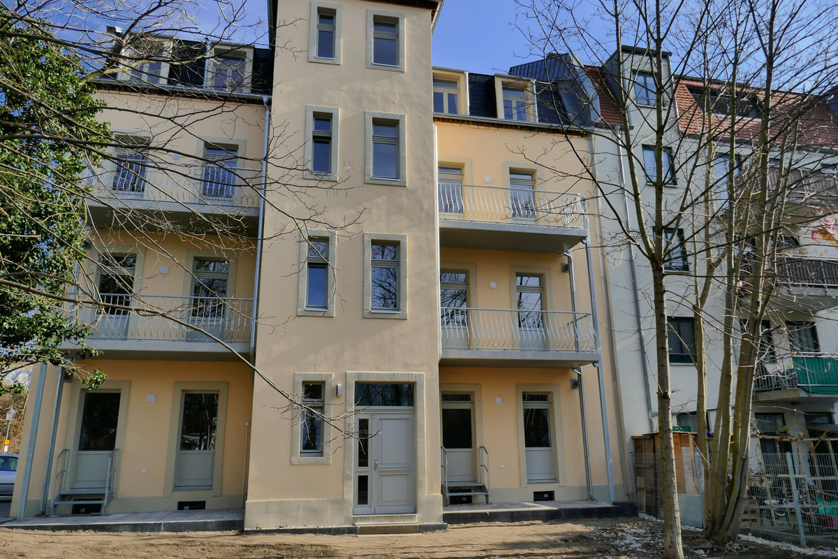 Bild: https://i.postimg.cc/hGGZTBW7/P1260454.jpg