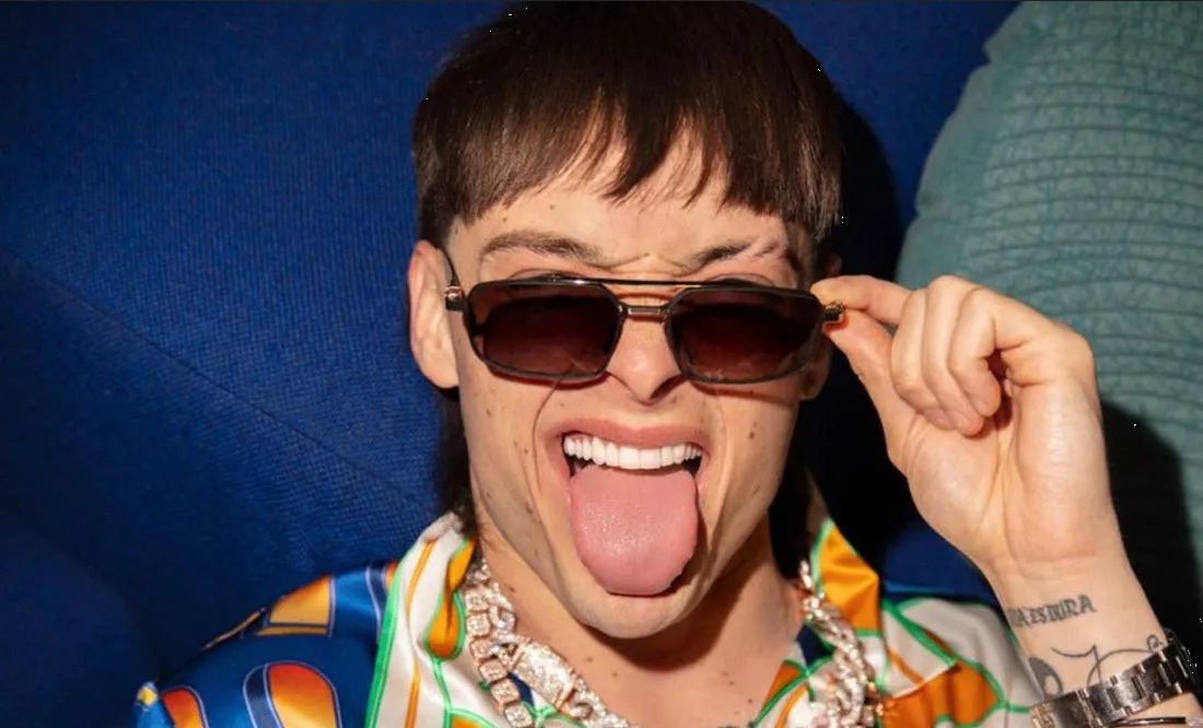 Peso Pluma desata burlas tras confesar que quiere tener 20 mujeres de cada país