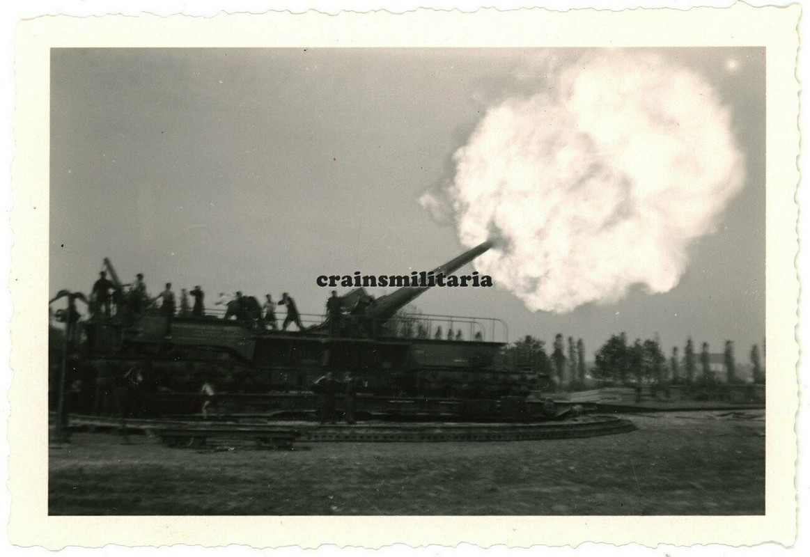 Orig. Foto Eisenbahngeschütz Artillerie beim Feuern am Atlantikwall Frankreich