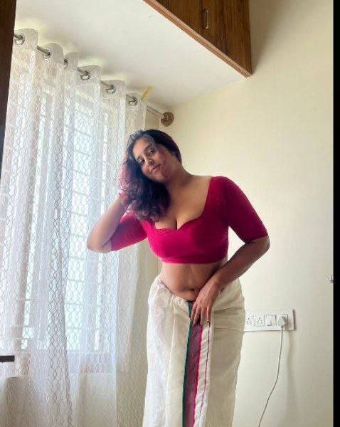Indian Chubby Girlfriend Threesome Sex MMS