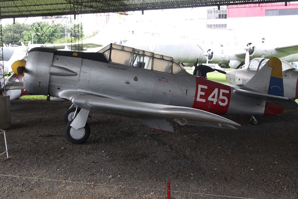 North American T-6 expuesto en el Museo Aeronáutico de Maracay