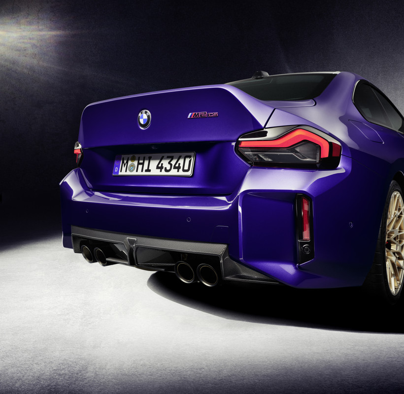 P90600904_highRes_the-new-bmw-m2-cs