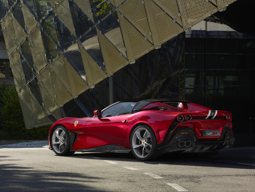 Ferrari_SP51_2